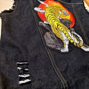 Men's distressed vest with huge tiger back patch
